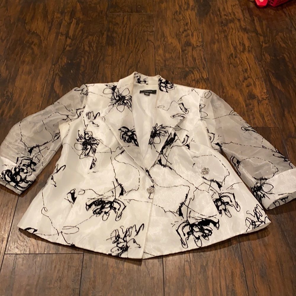 R&M Richards floating flowers size 12 blazer 3/4 see through sleeves silky feel